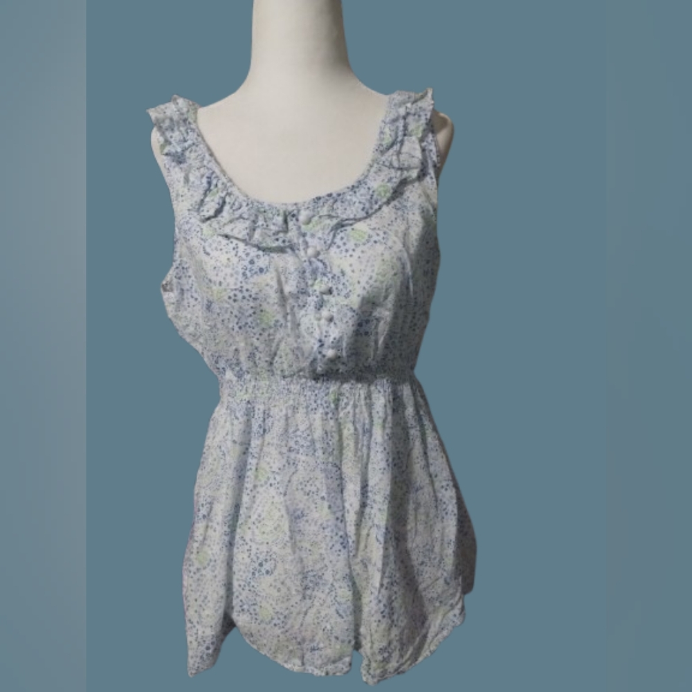NWOT Romy Blue and White Floral Ruffle Blouse Gathered At Waste Size XL